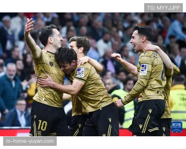 阿韦洛亚维尼修斯右移战术,皇马边锋换位寻求阿诺德长传连线